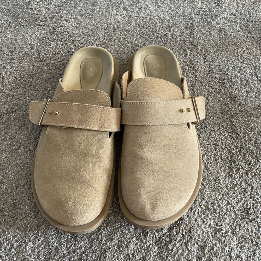 ZARA SUEDE CLASSIC CLOGS SIZE 9.5
